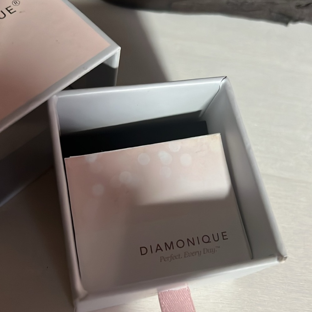 C101 Silver 925 Diamonique Stud Earrings - Picture 6 of 7